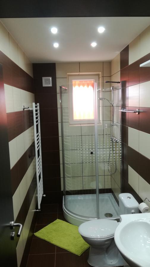 MosonmagyaróvárKeri Vendeghazアパートメント エクステリア 写真