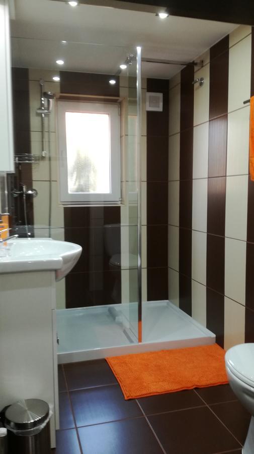 MosonmagyaróvárKeri Vendeghazアパートメント エクステリア 写真