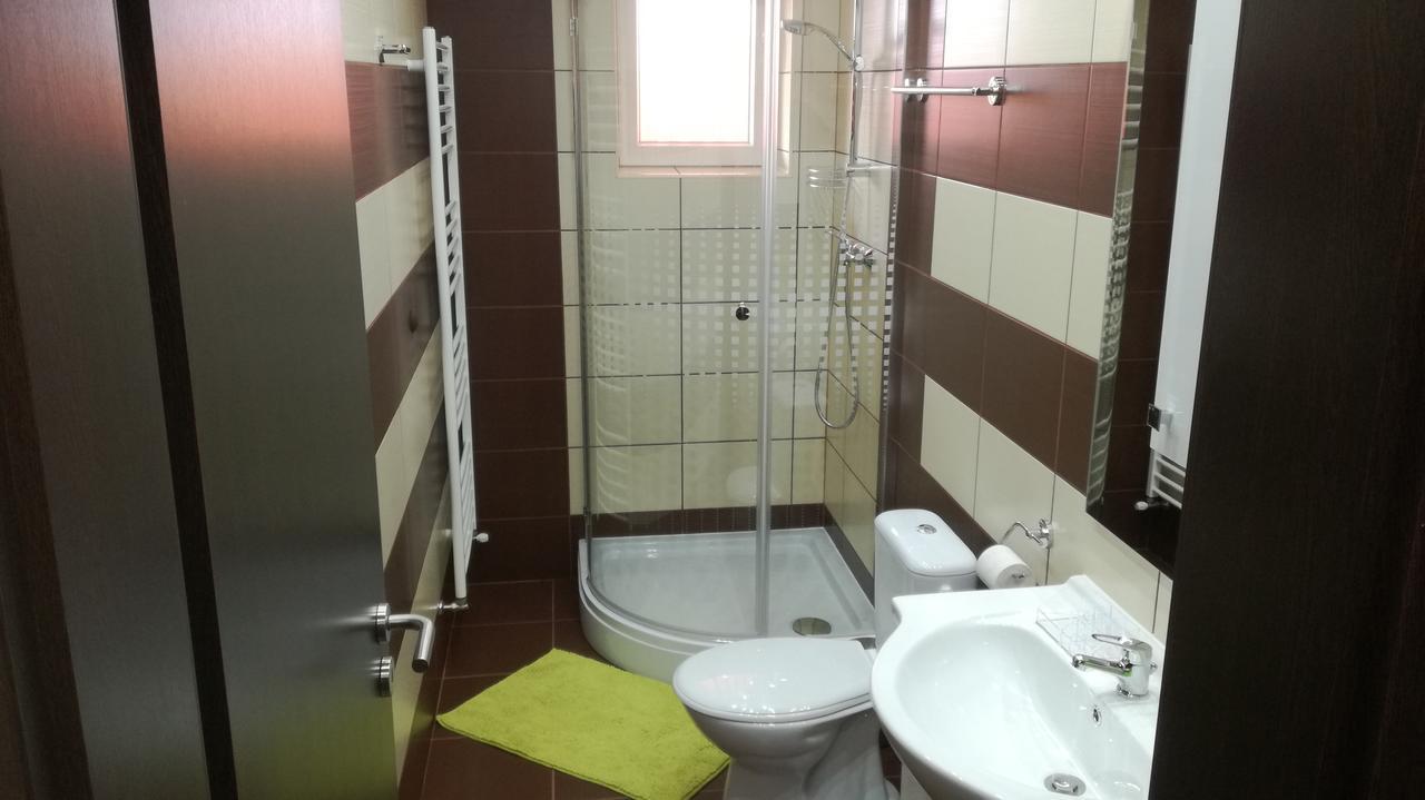 MosonmagyaróvárKeri Vendeghazアパートメント エクステリア 写真