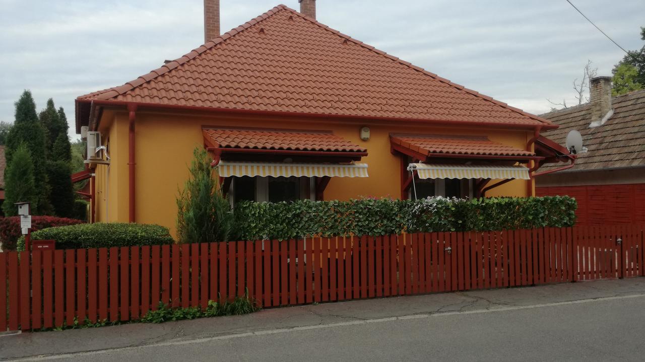 MosonmagyaróvárKeri Vendeghazアパートメント エクステリア 写真