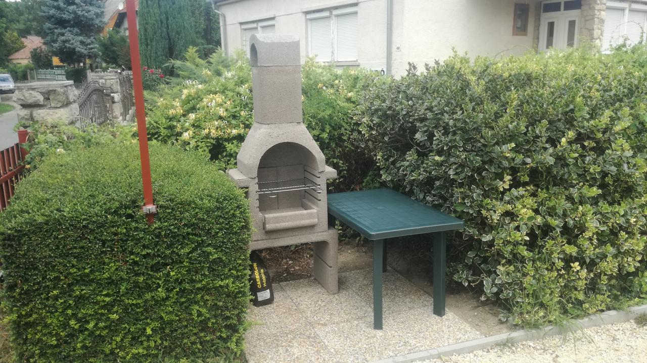 MosonmagyaróvárKeri Vendeghazアパートメント エクステリア 写真
